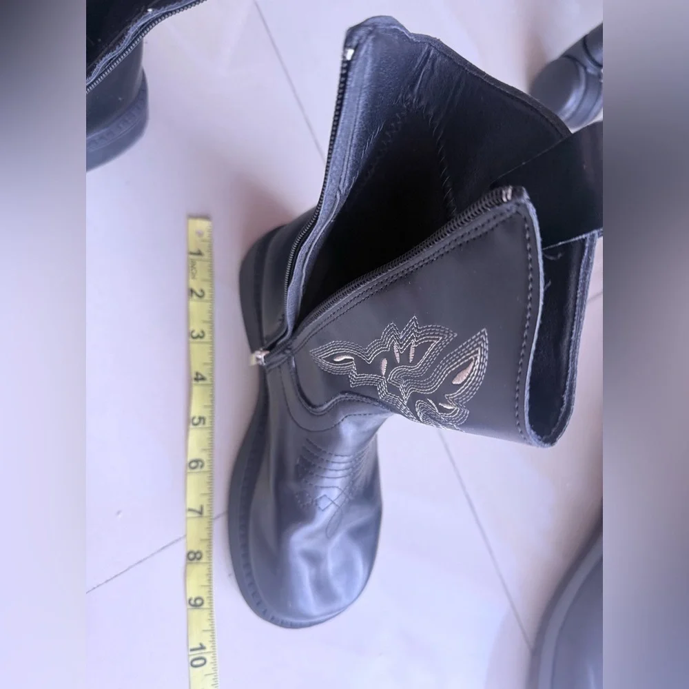 Stylish Black Kids' Boots with Embroidery